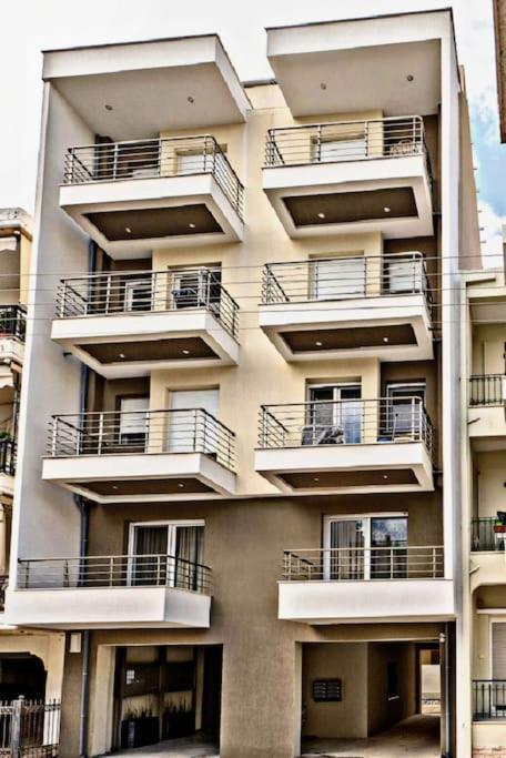 8 Blocks Apartments 1A อเล็กซานโดรโพลิส ภายนอก รูปภาพ