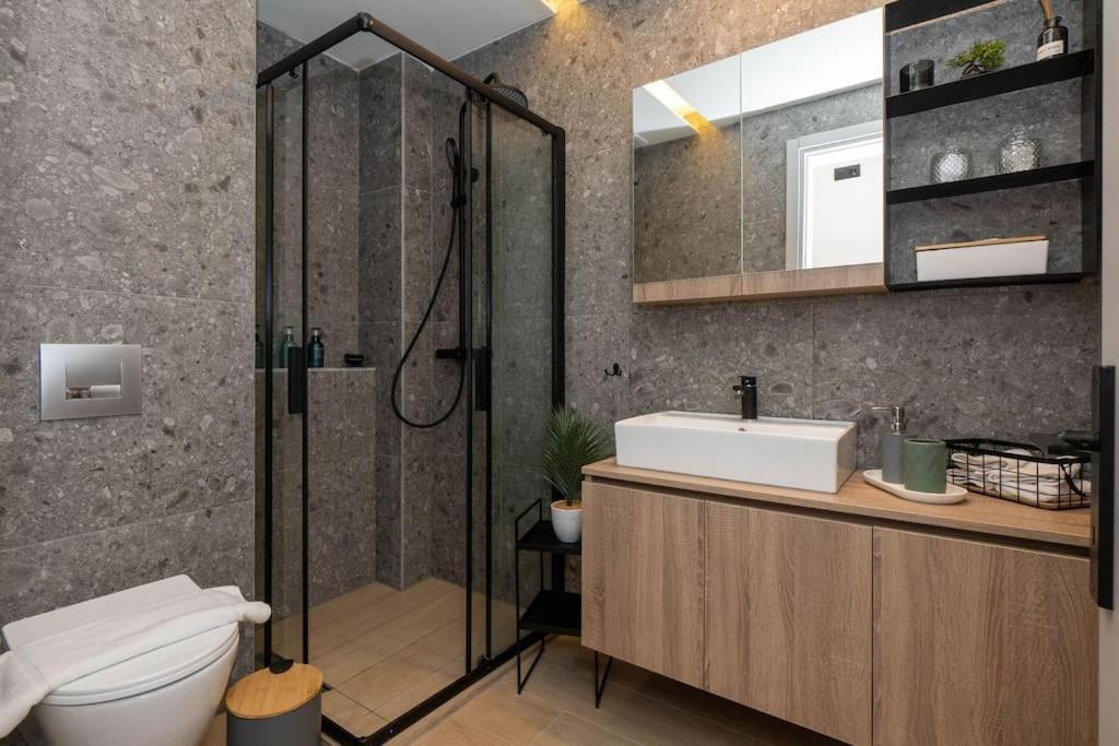 8 Blocks Apartments 1A อเล็กซานโดรโพลิส ภายนอก รูปภาพ