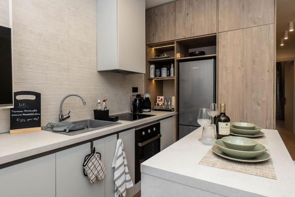 8 Blocks Apartments 1A อเล็กซานโดรโพลิส ภายนอก รูปภาพ