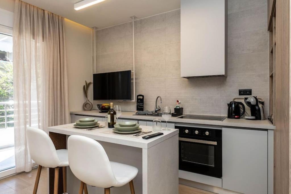 8 Blocks Apartments 1A อเล็กซานโดรโพลิส ภายนอก รูปภาพ