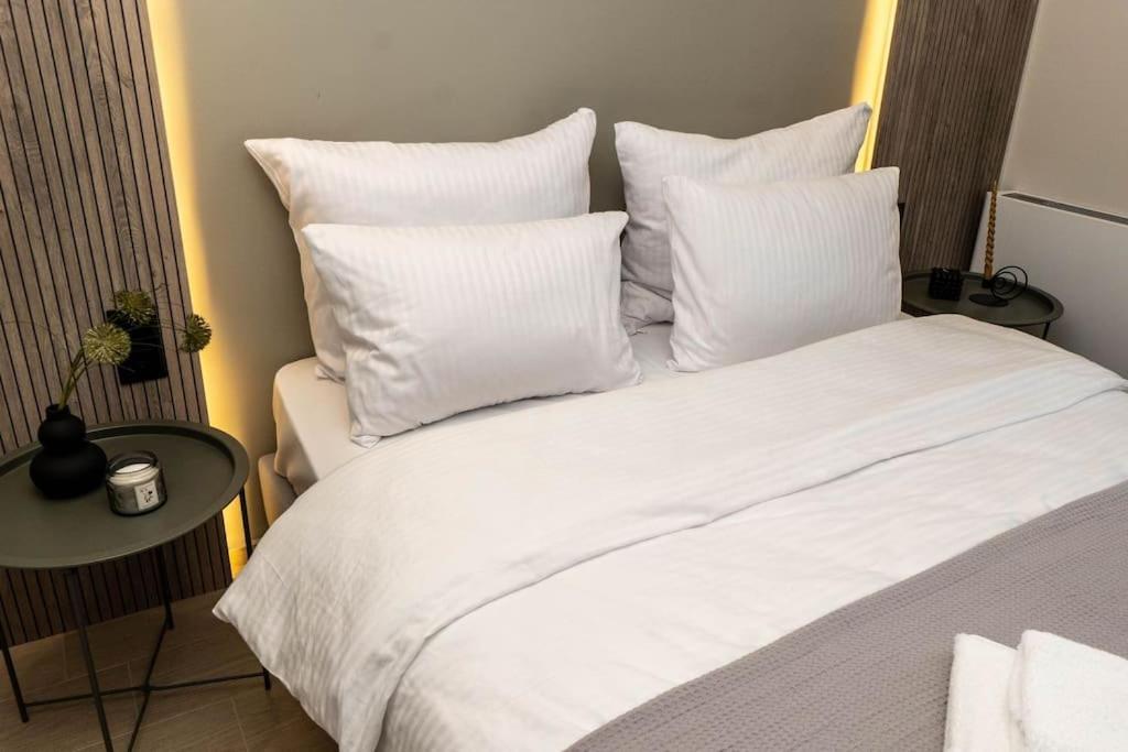 8 Blocks Apartments 1A อเล็กซานโดรโพลิส ภายนอก รูปภาพ