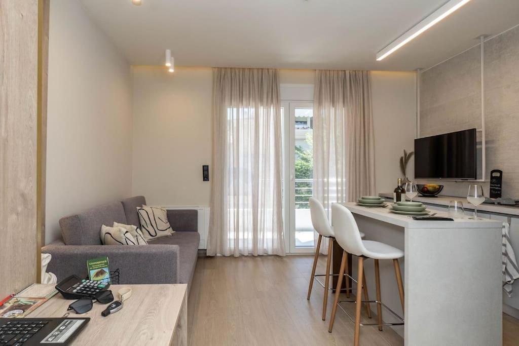 8 Blocks Apartments 1A อเล็กซานโดรโพลิส ภายนอก รูปภาพ