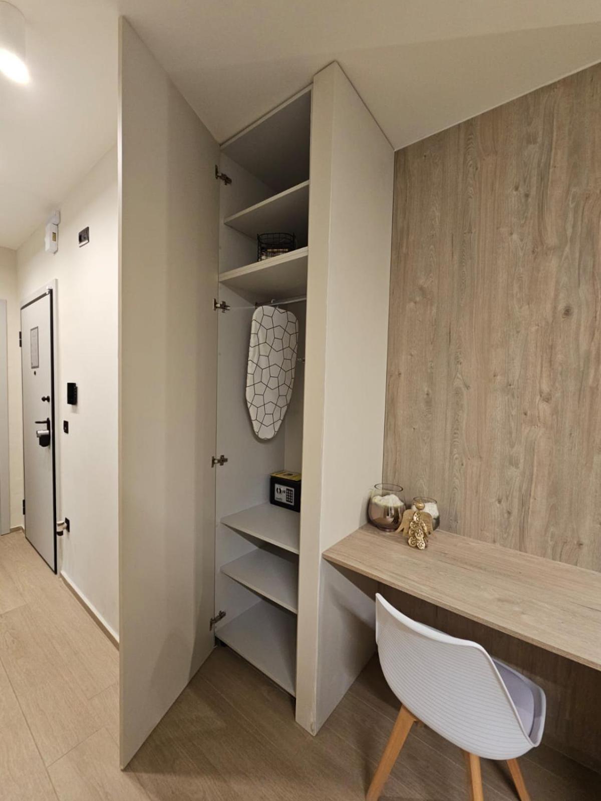 8 Blocks Apartments 1A อเล็กซานโดรโพลิส ภายนอก รูปภาพ